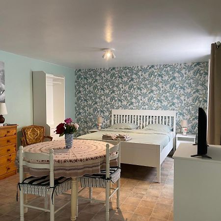 Chambre Independante Bed & Breakfast Lalinde Bagian luar foto