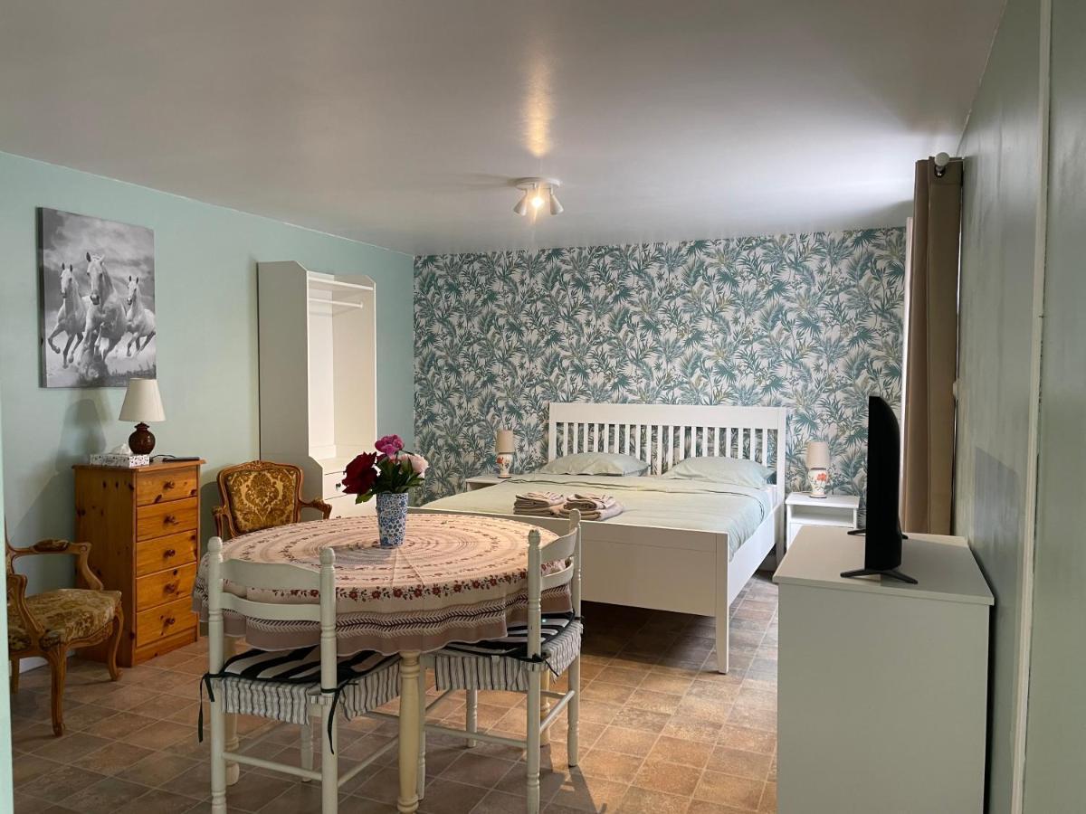 Chambre Independante Bed & Breakfast Lalinde Bagian luar foto