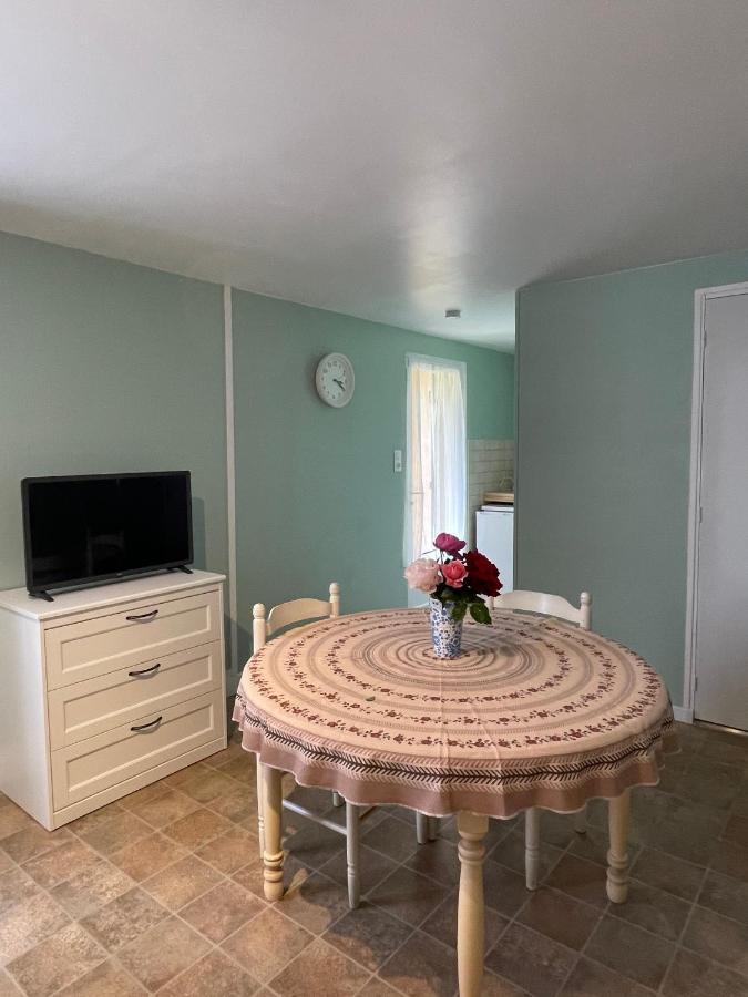 Chambre Independante Bed & Breakfast Lalinde Bagian luar foto
