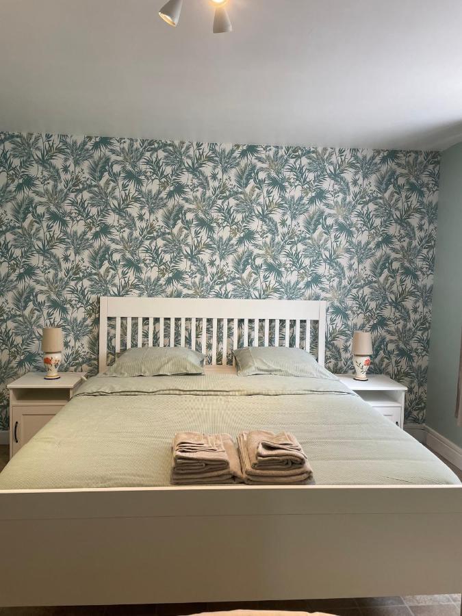 Chambre Independante Bed & Breakfast Lalinde Bagian luar foto