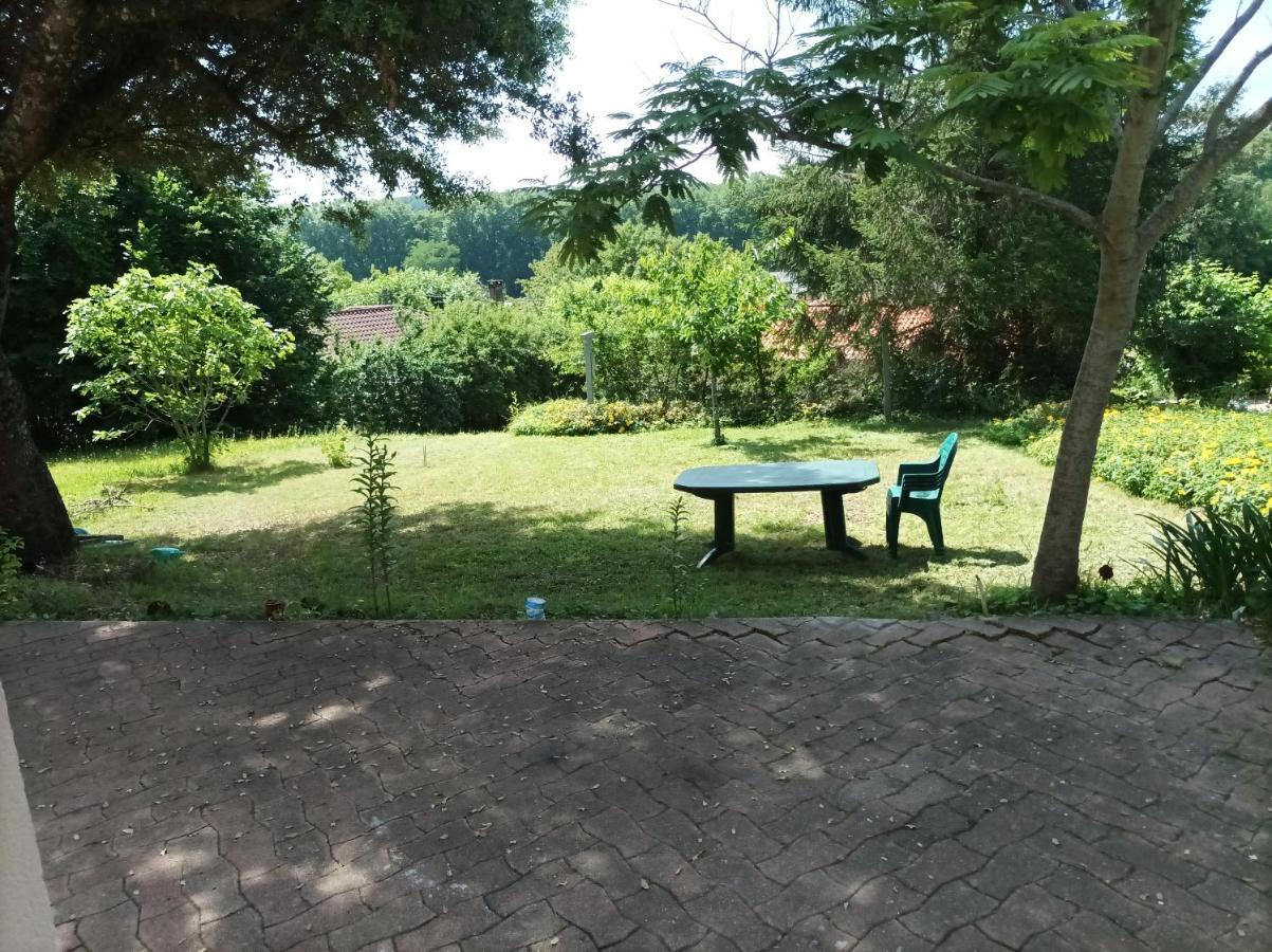 Chambre Independante Bed & Breakfast Lalinde Bagian luar foto